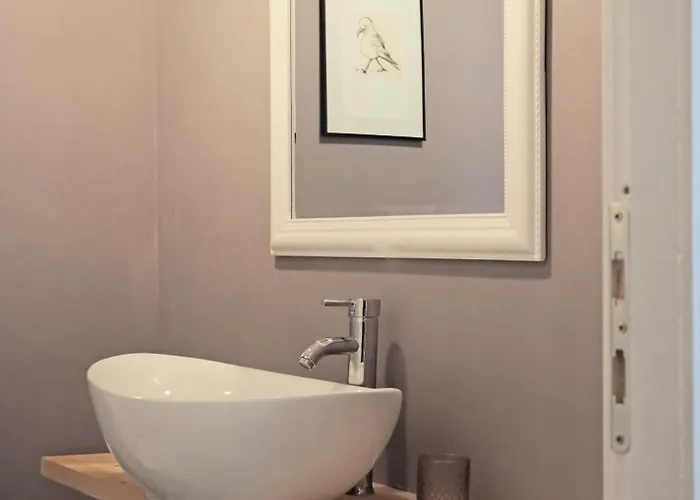 Glarus By Park Apartman