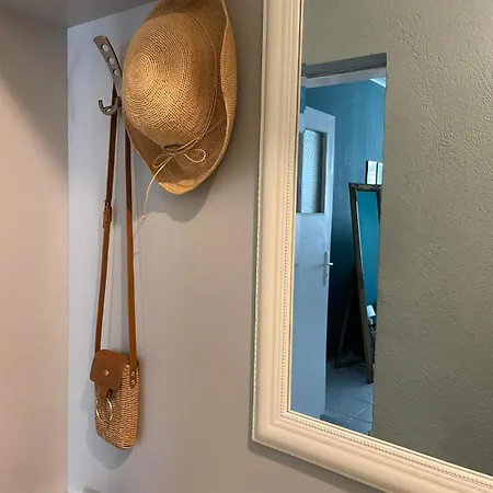 Glarus By Park Apartman